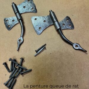 Queue-de-rat de surface en fer martellé