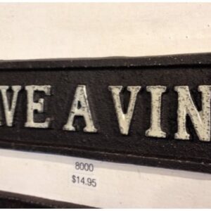 Plaque ''Cave à vin'' en fonte peint à la main