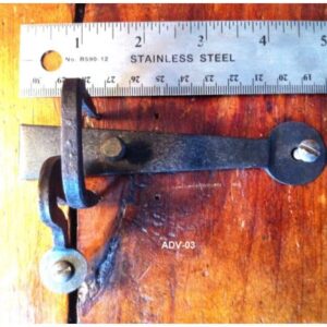 Loquet de porte en fer forgé