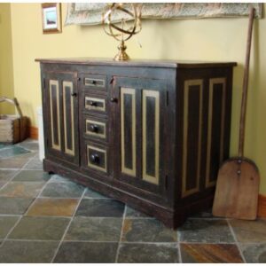 Buffet bas trois sections (2 portes & 4 tiroirs)