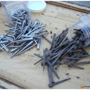 Clous à tête carrée de 2 ''