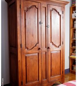 Armoire antique en pin de 76 ''