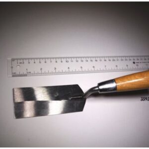 Truelle à bout carré