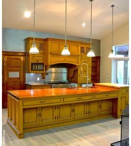 Armoire de cuisine en bois massif