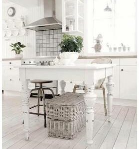 Table de salle à manger avec pattes de style