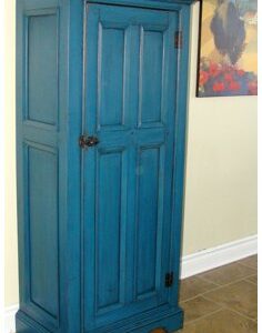 Armoire antique en pin de 60 ''