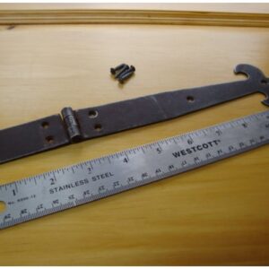 Charnière en fer forgé