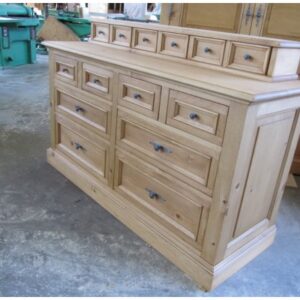 Commode basse antique