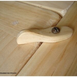 Loquet en pin à silhouette de baleine