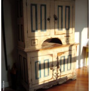 Vaisselier deux corps ''Step Back'' à deux sections