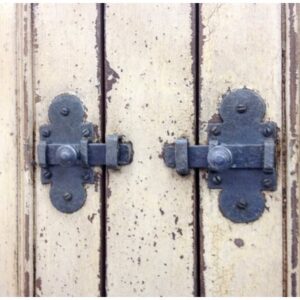 Verrou en fer martellé