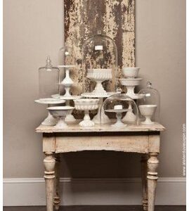 Petite table de style