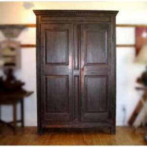 Armoire de style en pin de 72''