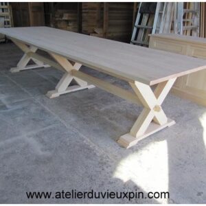 Table de salle à manger avec pieds en croix