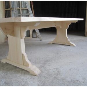 Table de salle à manger avec pieds de style