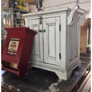 Petite vanité de coin pour une salle d'eau