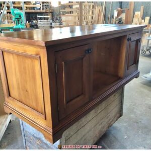 Meuble TV classique.