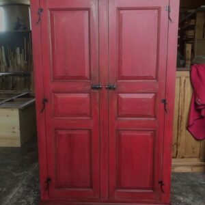 Armoire rouge de 72''